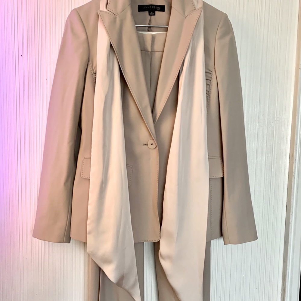 Cream Anne Klein pants suit with match sash